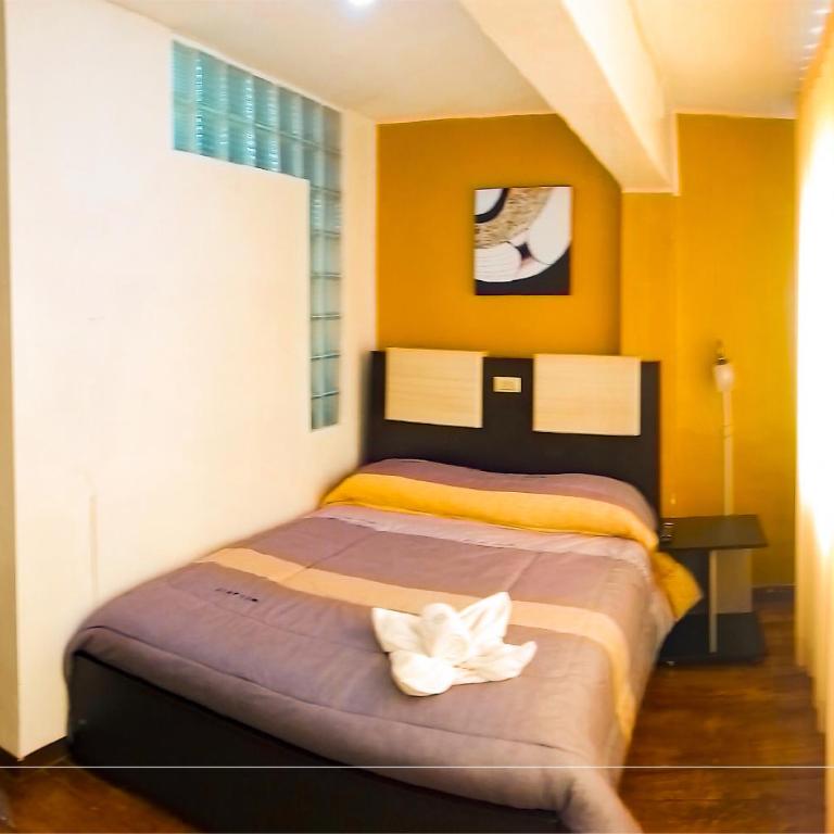 Skyline - Double Room with Private Bathroom - 4