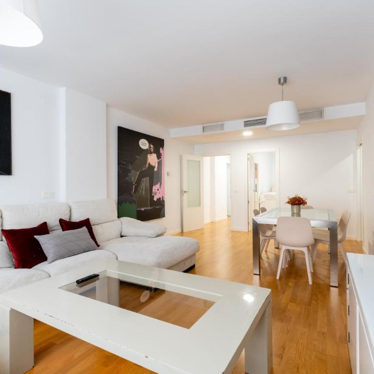 PISO NUEVO EN TRIANA - Apartamento de 3 dormitorios - 3