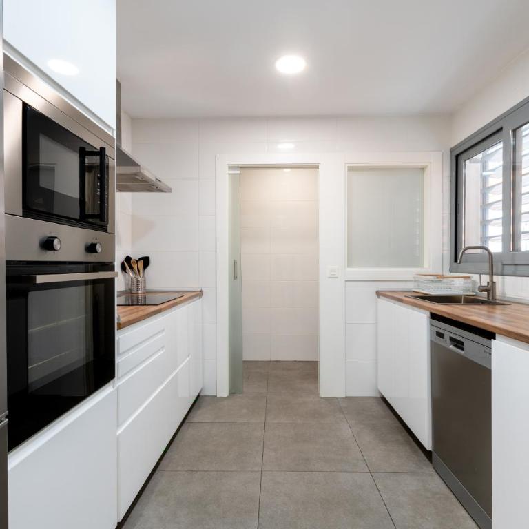 PISO NUEVO EN TRIANA - Apartamento de 3 dormitorios - 4