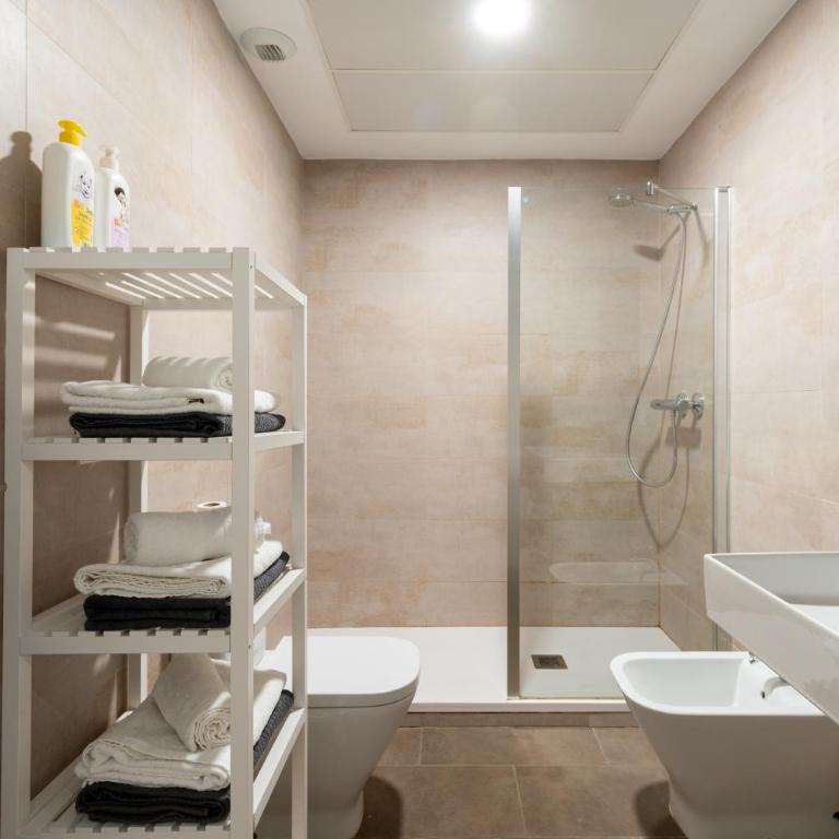 PISO NUEVO EN TRIANA - Apartamento de 3 dormitorios - 11