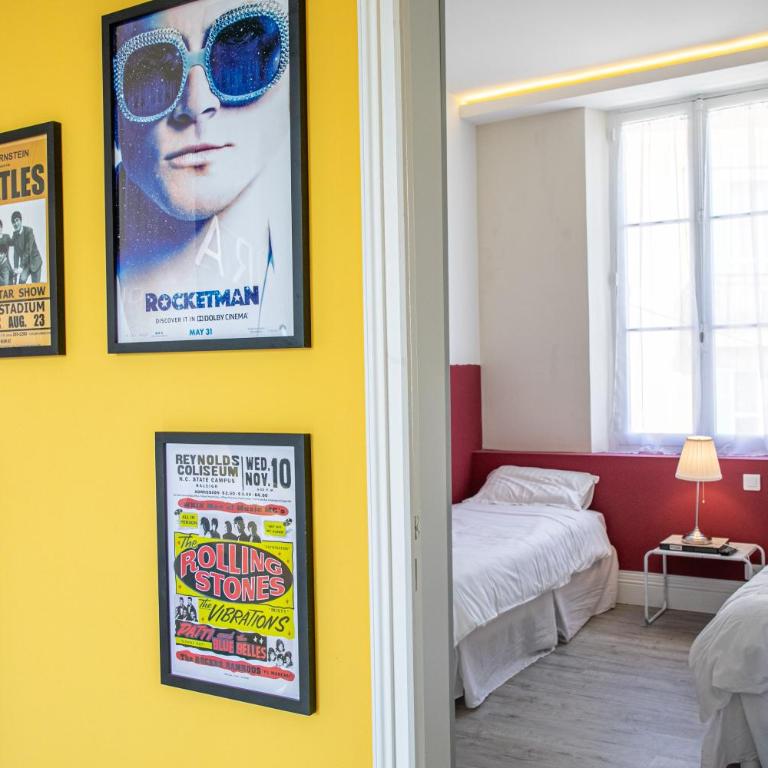 The Loft - Superb 2 bedrooms on top floor with terrace - 10min to Palais & Beach! - Loft - 7