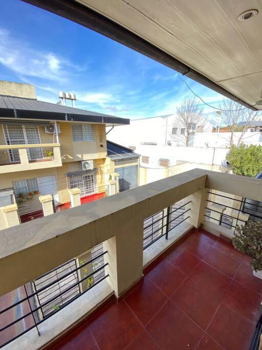 Casa con Estacionamiento en zona sur de la Ciudad - Two-Bedroom House - 27