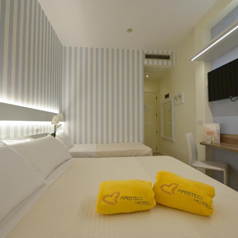 Hotel Aristeo Rimini fronte mare - Camera Riviera con Vista Mare Laterale - 7