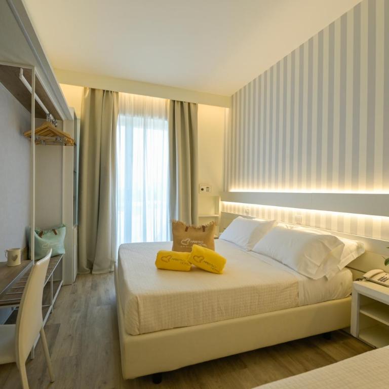Hotel Aristeo Rimini fronte mare - Camera Riviera con Vista Mare Laterale - 5