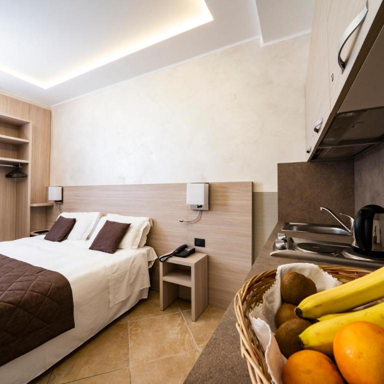 Hotel Plaza - Superior Double or Twin Room - 6