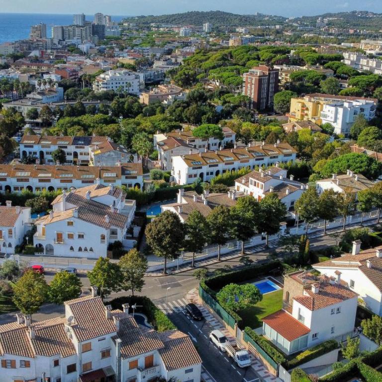 Plaça de la Sardana Casa acollidora per 8 persones a 5 minuts de la Platja Gran i del centre de Platja d'Aro - Villa con vistas al jardín - 37