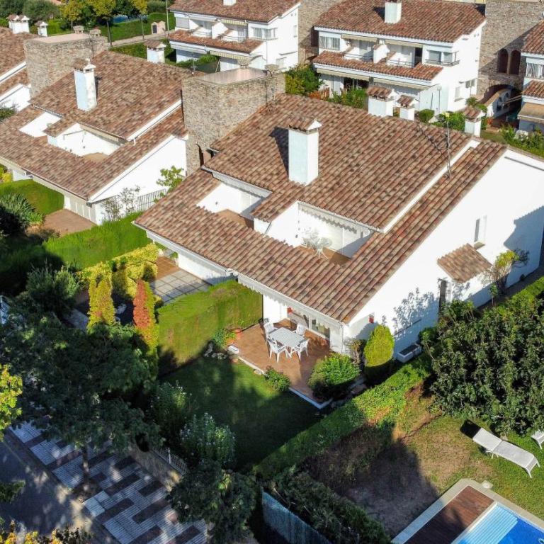 Plaça de la Sardana Casa acollidora per 8 persones a 5 minuts de la Platja Gran i del centre de Platja d'Aro - Villa con vistas al jardín - 34