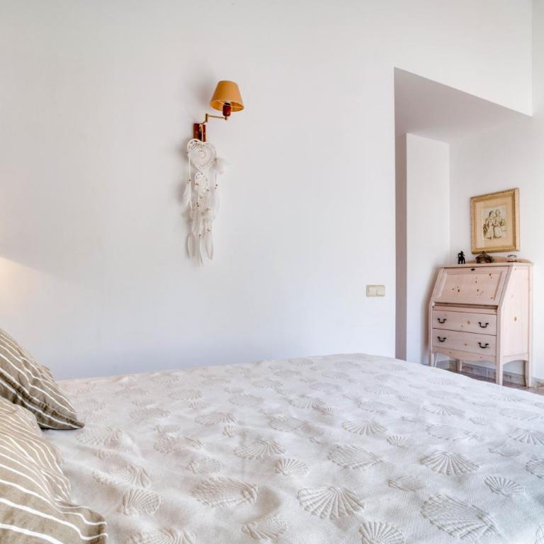 Plaça de la Sardana Casa acollidora per 8 persones a 5 minuts de la Platja Gran i del centre de Platja d'Aro - Villa con vistas al jardín - 20