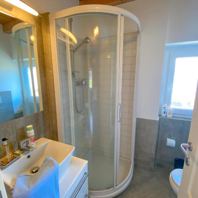 Bellavista II Panorama Ferienwohnung mit Pool OG DG - Appartamento con Vista Lago - 27
