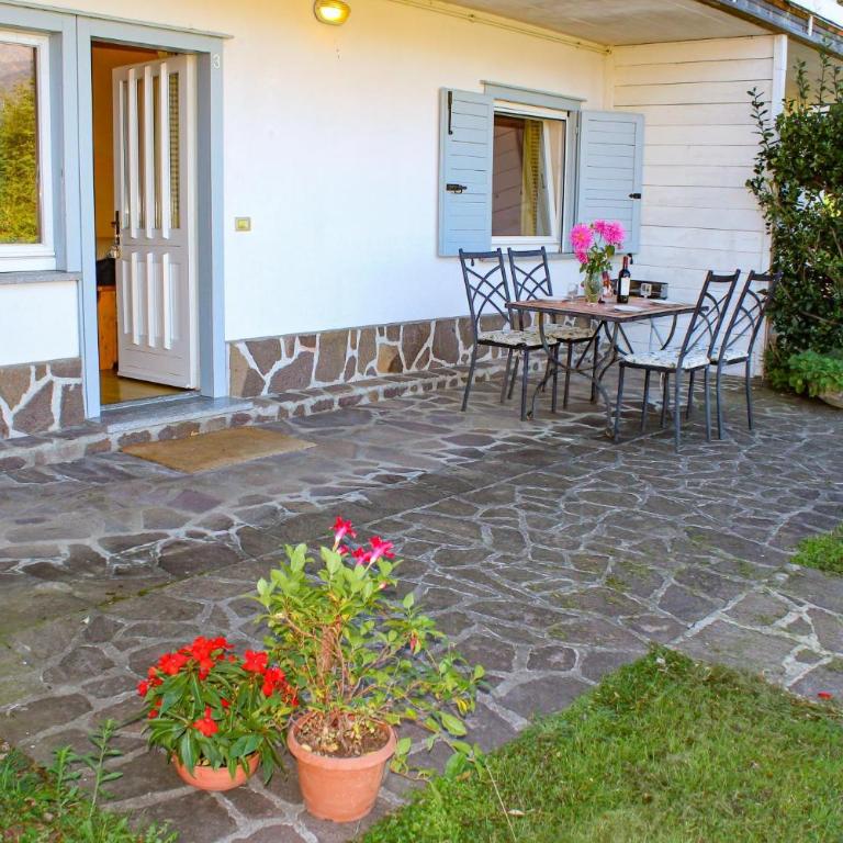 Sole 3 Garten Ferienwohnung mit Pool EG - Appartamento con Vista Lago - 3