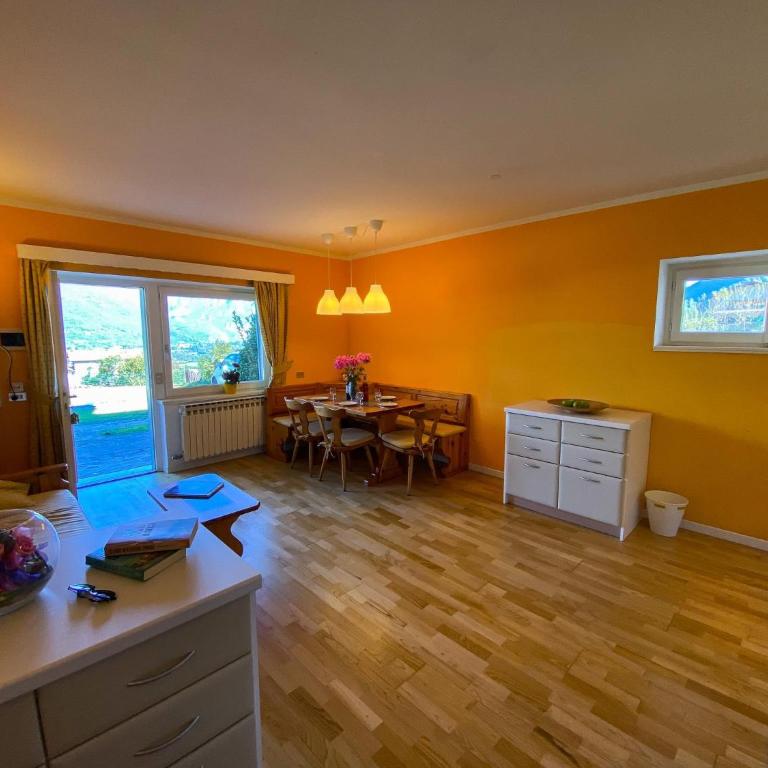 Sole 3 Garten Ferienwohnung mit Pool EG - Appartamento con Vista Lago - 4