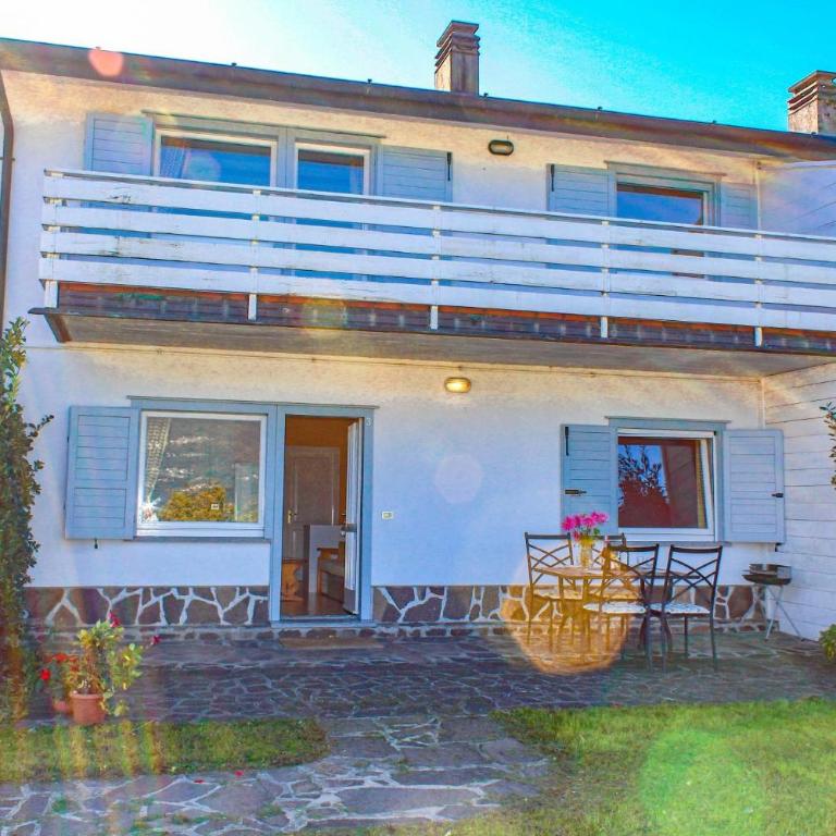 Sole 3 Garten Ferienwohnung mit Pool EG - Appartamento con Vista Lago - 13