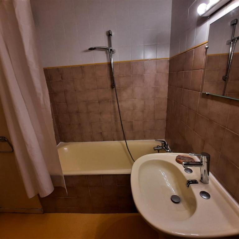 Appartement 6 pers ski au pied à La Croisette, Les Menuires - FR-1-452-211 - Appartement (6 Adultes) - 6