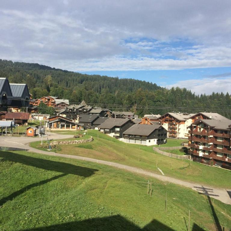 Duplex 4 pièces pour 8 personnes au pied des pistes à Morillon - Apartamento de 3 dormitorios - 6