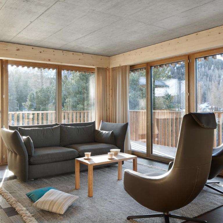 Alpine Lodge Chesa al Parc - Apartment mit 3 Schlafzimmern und Balkon - 5
