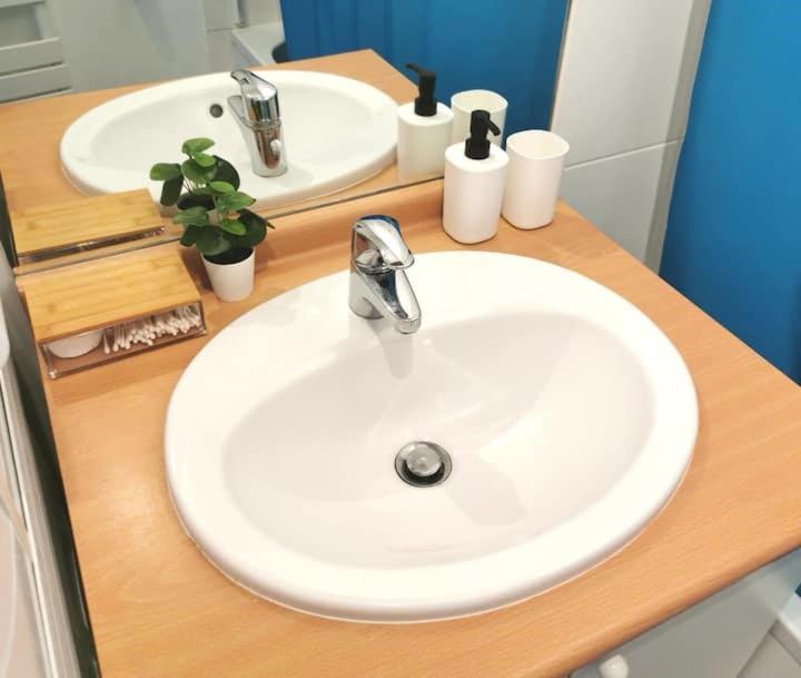 CHIC 2CHAMBRES,70m²+balcon+parking+WIFI - Appartement 2 Chambres - 9