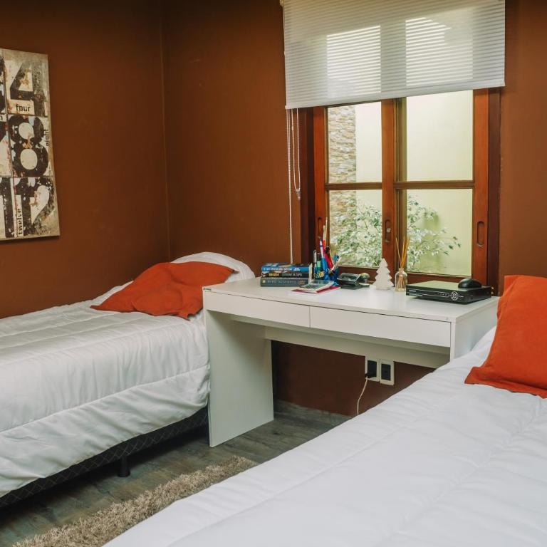 Casa céntrica que cumple todas tus necesidades - Three-Bedroom House - 22