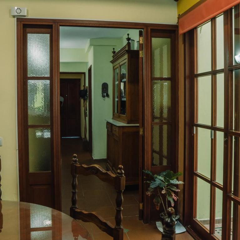 Casa céntrica que cumple todas tus necesidades - Three-Bedroom House - 11