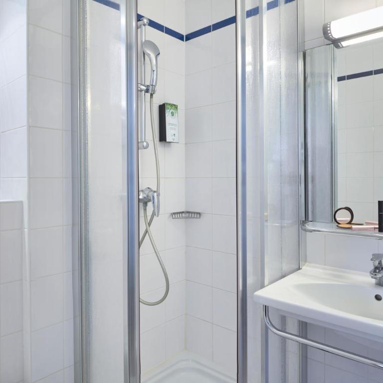 CAMPANILE PARIS 12 - Bercy Village - 1 Lit Double - 2