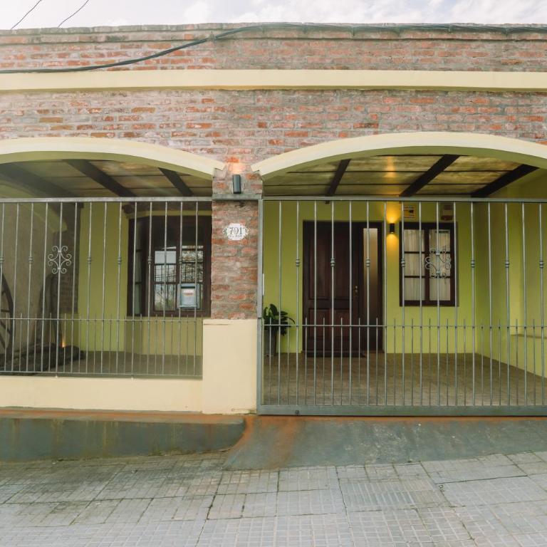 Casa céntrica que cumple todas tus necesidades - Three-Bedroom House - 33
