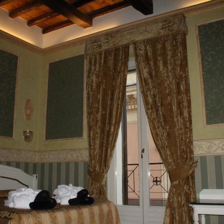 Upper View Suite - Deluxe Double or Twin Room with City View - 3