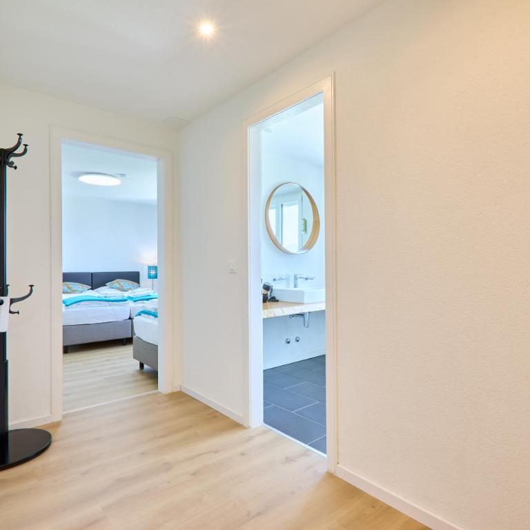 Hotel Sonnenberg - Dreibettzimmer mit Bad - 4