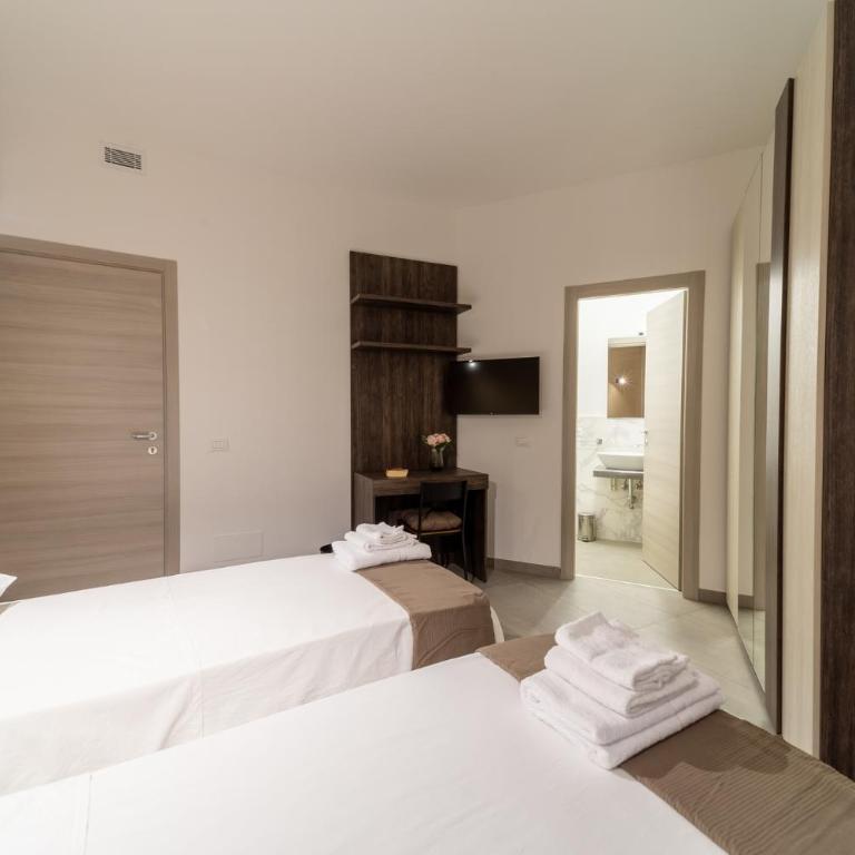 Residenza Digione - Camera Matrimoniale/Doppia con Letti Singoli con Bagno - 4