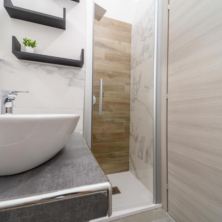 Residenza Digione - Camera Matrimoniale/Doppia con Letti Singoli con Bagno - 3