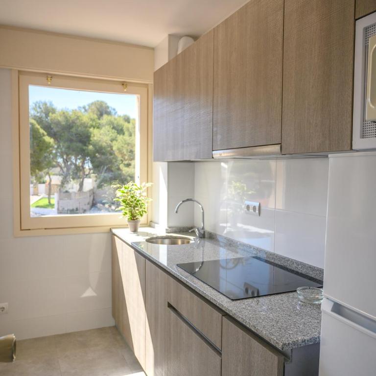 Beach Family Apartments - Suite with Sea View - 4