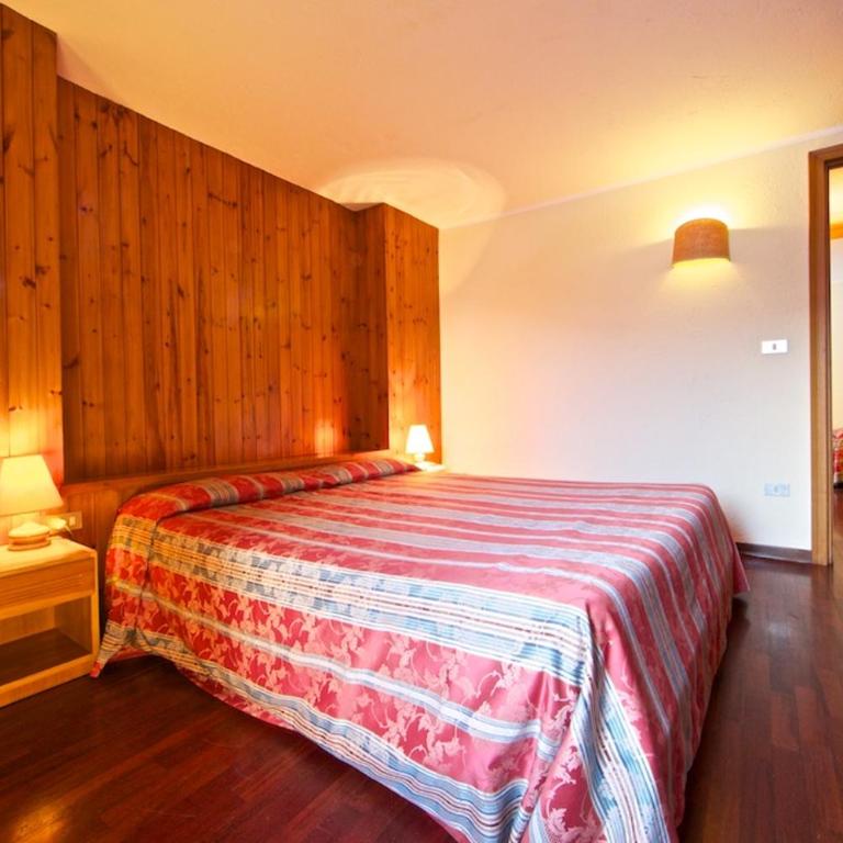 Hotel Dolonne - Camera Quadrupla Standard - 1