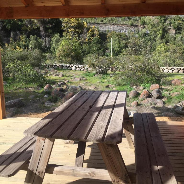 Los Quenes River Lodge - Family Room with Mountain View - 2