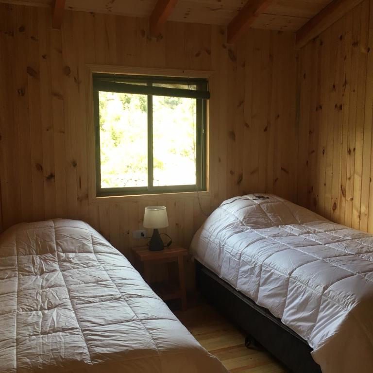 Los Quenes River Lodge - Family Room with Mountain View - 7