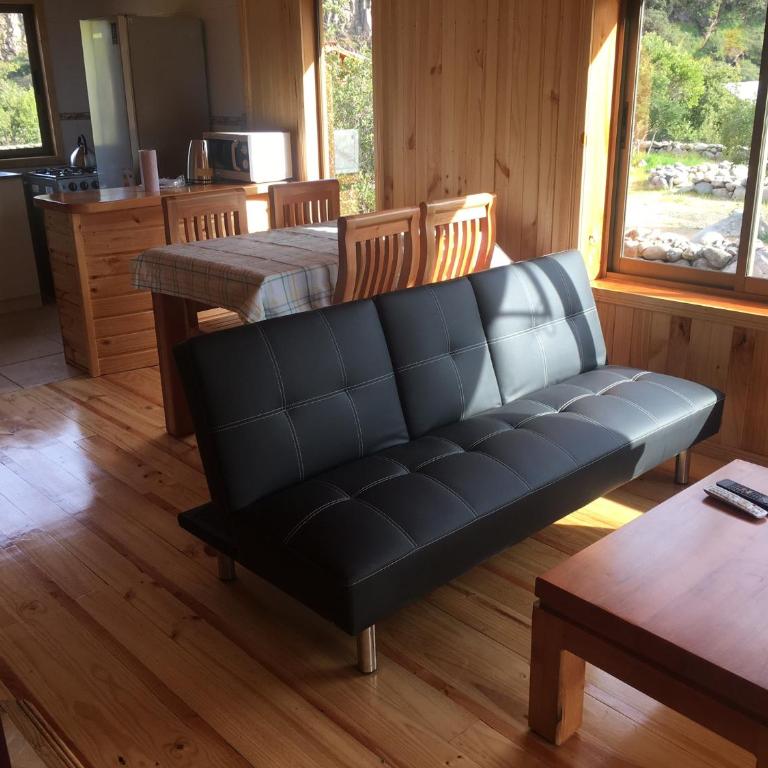 Los Quenes River Lodge - Family Room with Mountain View - 12