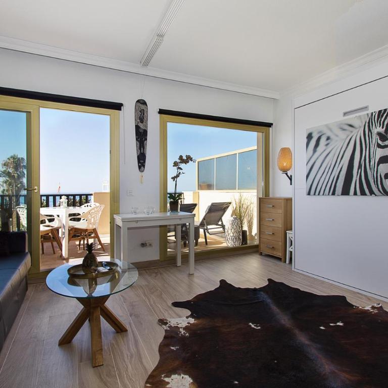 Sea front Studio in Marbella - Estudio - 22