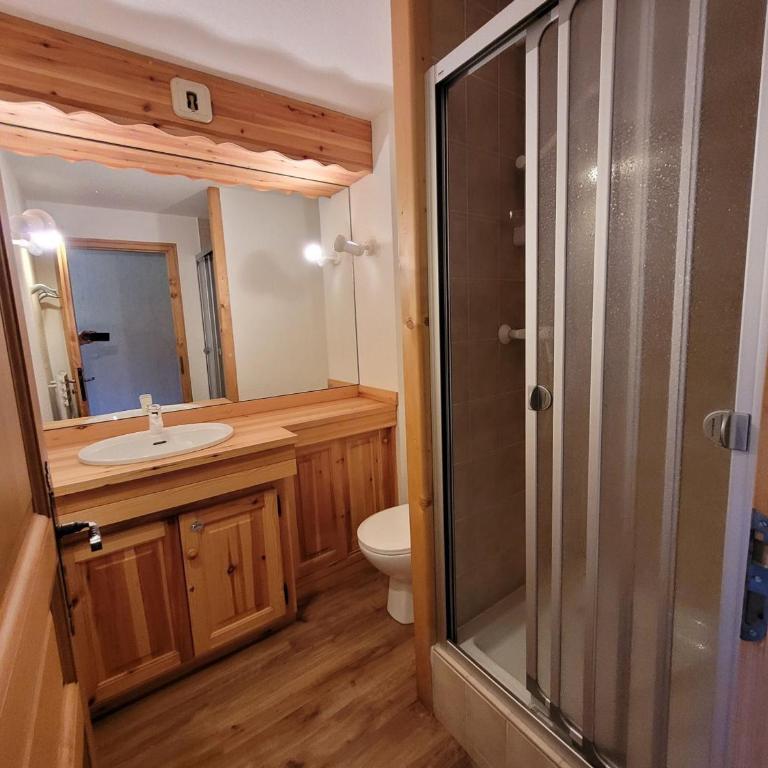 Superbe appartement 6 pièces au pied des pistes, 4 chambres en suite, centre Les Gets - FR-1-598-26 - Appartamento (10 Adulti) - 13