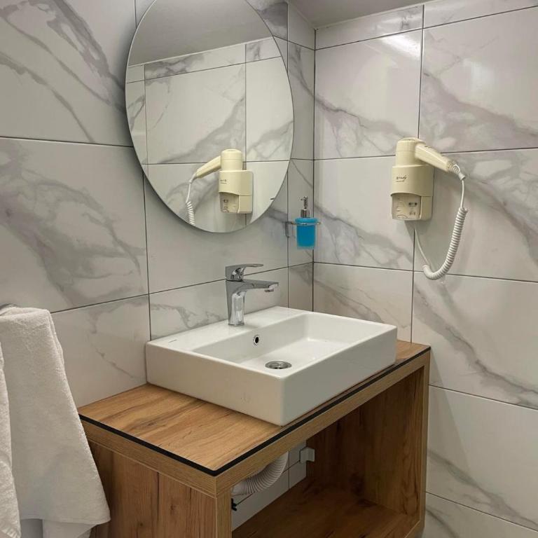 Hotel - Villa Lejla - Deluxe Double or Twin Room - 9