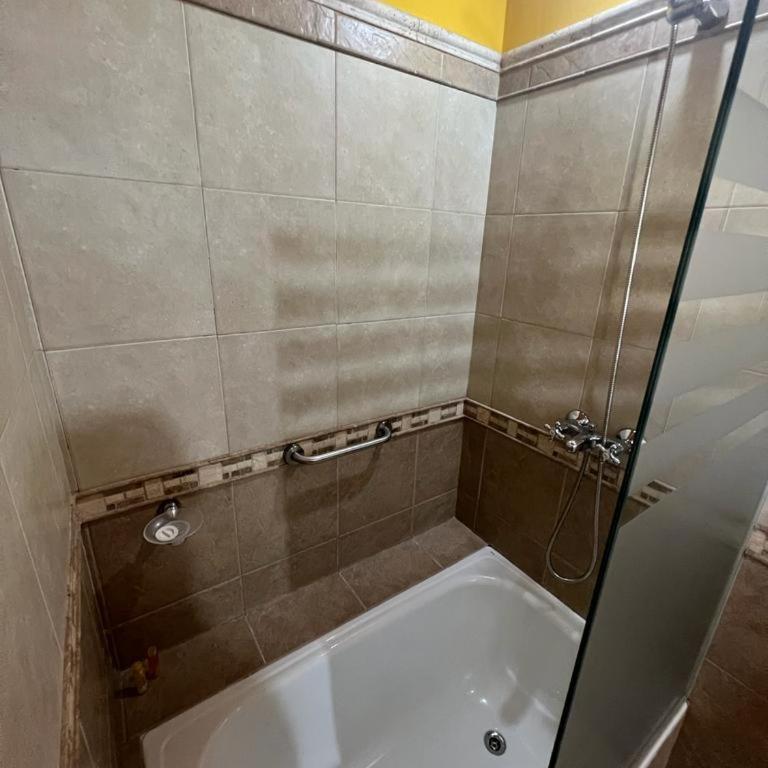 Departamento con pileta climatizada Roca - Apartamento de 1 dormitorio - 10