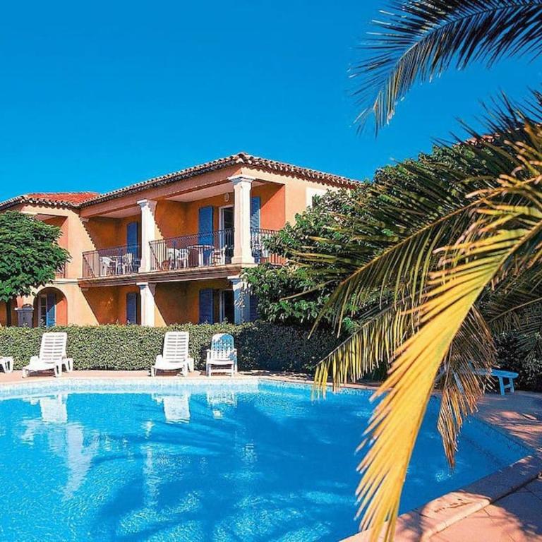 Appartement avec jardin et piscine chauffée à La Palmeraie Grimaud - idéal couple et 2 enfants - One-Bedroom Apartment with Garden View - 1