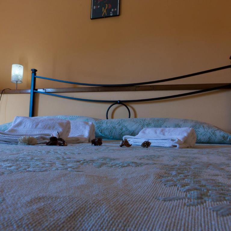 B&B Gate 52 - Camera Matrimoniale con Bagno in Comune - 4