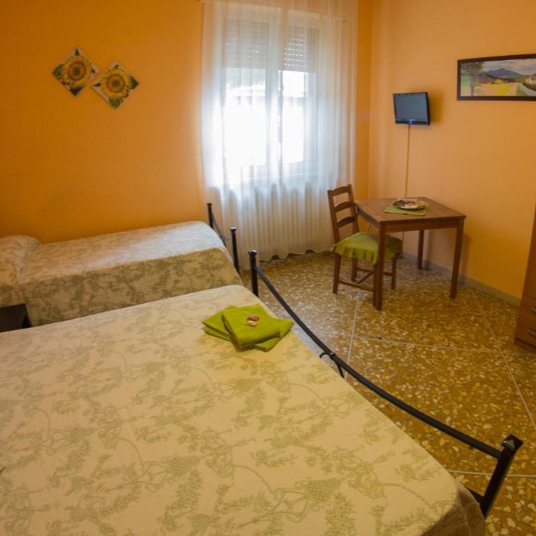 B&B Gate 52 - Camera Tripla con Bagno in Comune - 4