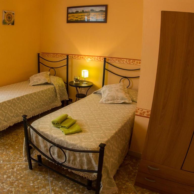 B&B Gate 52 - Camera Doppia con Letti Singoli e Bagno in Comune - 3