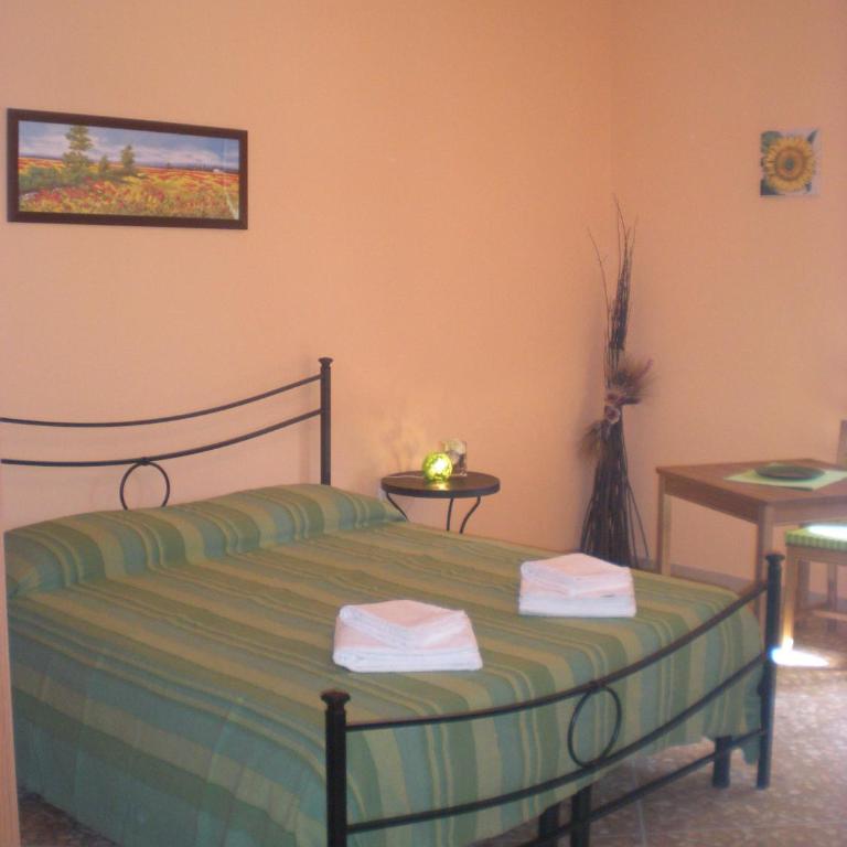 B&B Gate 52 - Camera Matrimoniale con Bagno in Comune - 3