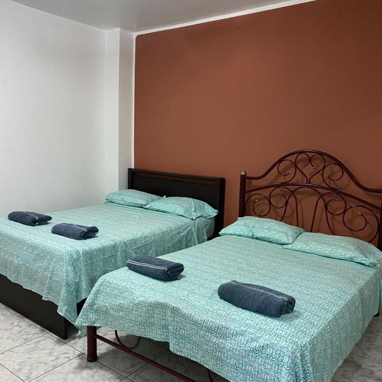 Departamento a Pocos Minutos de Playa el Murciélago Manta - Ecuador - Apartment with Balcony - 11