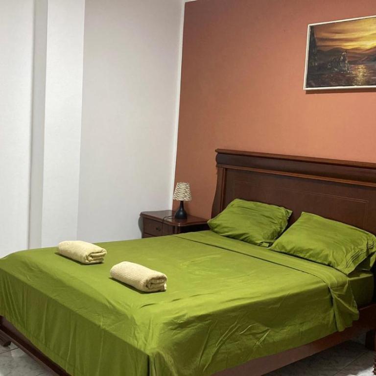 Departamento a Pocos Minutos de Playa el Murciélago Manta - Ecuador - Apartment with Balcony - 9