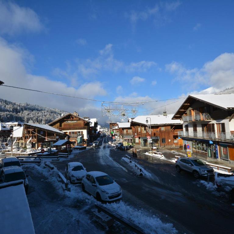 Appartement T4 Lumineux au Centre de Morzine, Proche Télécabines – 6 Pers, Parc. Couv., Multipass Été - FR-1-684-33 - Apartment - 7
