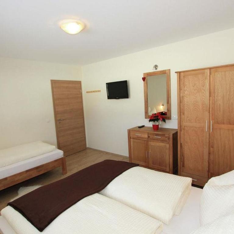 Landhaus Sporer - Apartment mit Dusche - 1