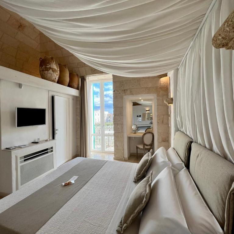 Vittorio Emanuele Charming Suites - Camera Queen con Vasca Idromassaggio - 5