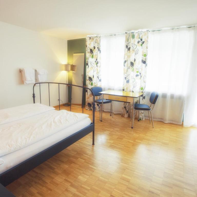 Bettstatt-Neustadt - Doppelzimmer mit Balkon und Gemeinschaftsbad - 5