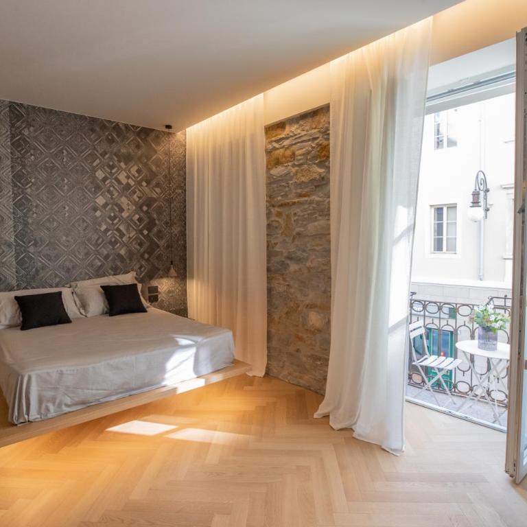 S1 Luxury Suites and Rooms - Suite King con Balcone - 1