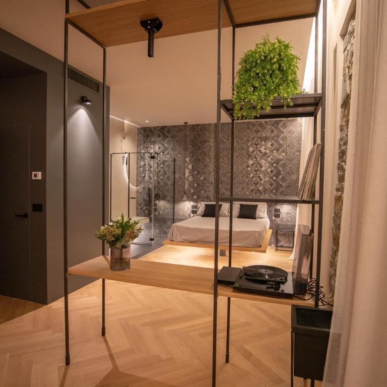 S1 Luxury Suites and Rooms - Suite King con Balcone - 5